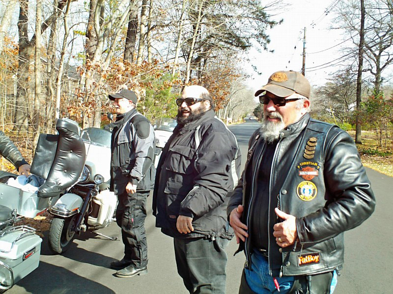 CT Motorcycle Polar Bears dismount